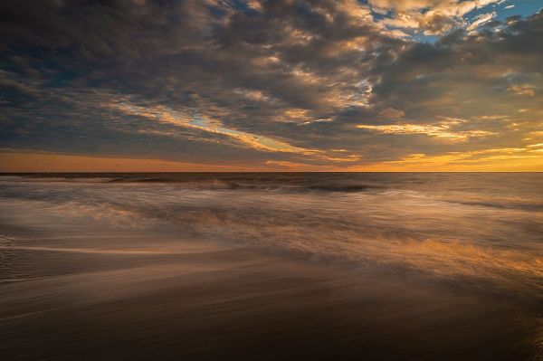 Jaynes Gallery 아티스트의 USA-New Jersey-Cape May National Seashore Sunset on ocean shore작품입니다.